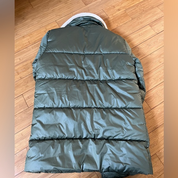 NWT Green Gap winter coat with Sherpa trim, size M - Picture 2 of 3